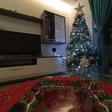 Omega Hotel โดโบย ภายนอก รูปภาพ