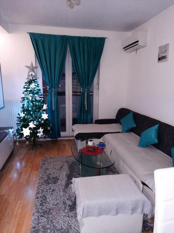 Omega Hotel โดโบย ภายนอก รูปภาพ