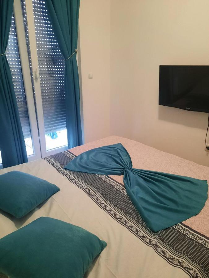 Omega Hotel โดโบย ภายนอก รูปภาพ